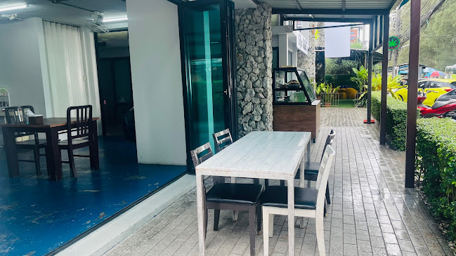 ร้านข้าวแกงหน้าหาดราไวย์ - อำเภอเมืองภูเก็ต