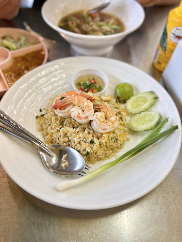 4,6 ตําบล ตลาดใหญ่ 8 ถ. อ๋องซิมผ่าย ตำบลตลาดใหญ่ อำเภอเมืองภูเก็ต ภูเก็ต 83000