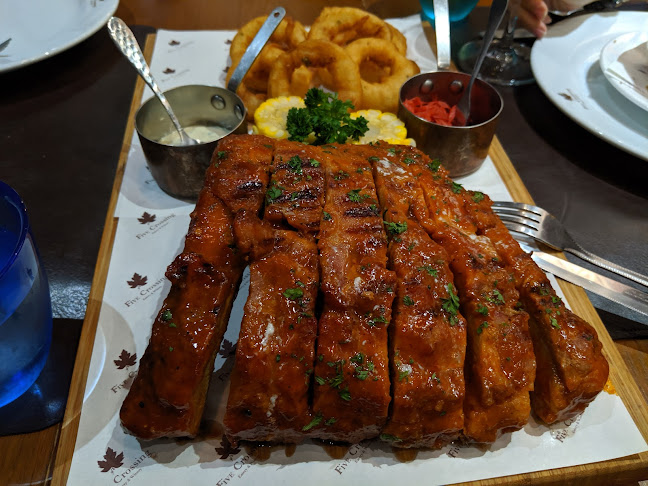 Five Crossing - การบริการอาหารและที่พัก