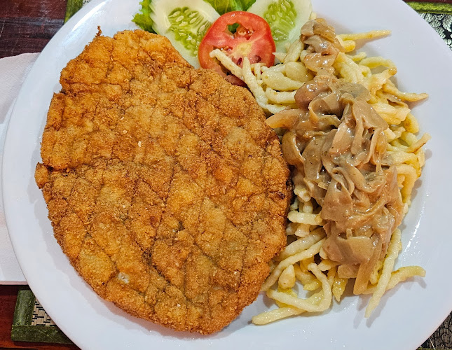 German Piccolo - การบริการอาหารและที่พัก