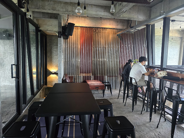 Onxet Cafebar - การบริการอาหารและที่พัก