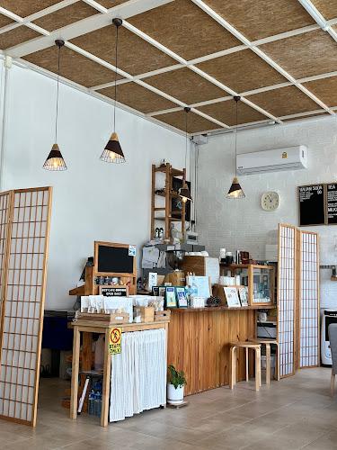 ยี่สิบเก้าคาเฟ่ - การบริการอาหารและที่พัก