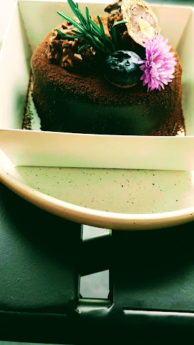 TheCaffeine.Samui - การบริการอาหารและที่พัก