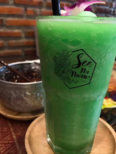 สีนานวล คาเฟ่ กังสดาล - การบริการอาหารและที่พัก