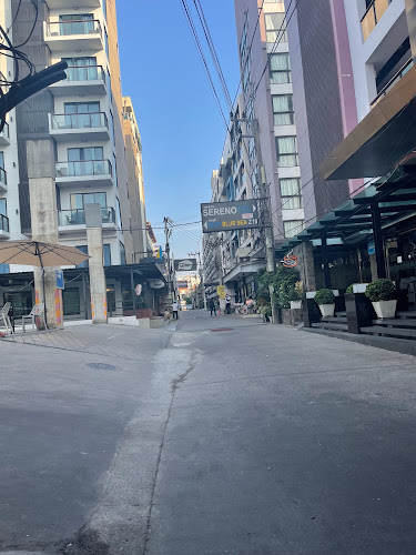 Opinii despre Blue Bar în Pattaya - การบริการอาหารและที่พัก