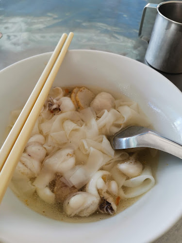 ร้านคุณปื๊ดเย็นตาโฟปลาหมึก - การบริการอาหารและที่พัก