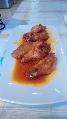 Kickin Chicken - การบริการอาหารและที่พัก