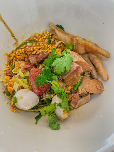 บ้านก๋วยเตี๋ยวแสงจันทร์ - การบริการอาหารและที่พัก