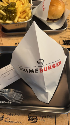 Prime Burger Central Patong - การบริการอาหารและที่พัก