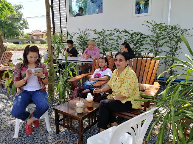 Water Walk Café : น้ำเดิน คาเฟ่ (ศรีสุนทร/ภูเก็ต) - การบริการอาหารและที่พัก