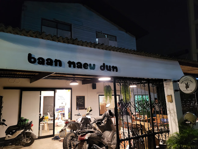 baan maew dum