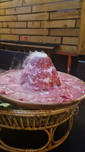 มีดีแจ่วฮ้อน HotPot - การบริการอาหารและที่พัก