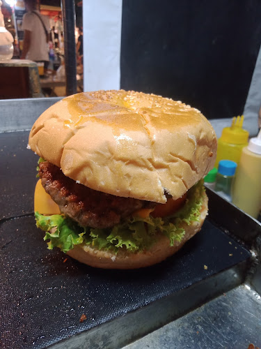 Opinii despre เบอร์เกอร์ควีนBurger Queen 👑 &Potato Queen🍔🥔 în อำเภอกะทู้ - การบริการอาหารและที่พัก