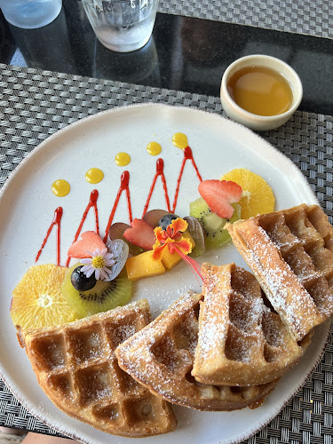 Hern Coffee and Bistro - การบริการอาหารและที่พัก