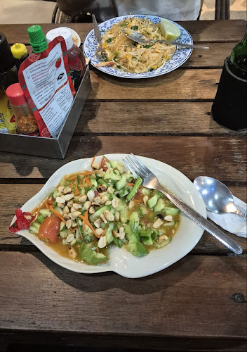 Ruay wai Kitchen ครัวรวยไว