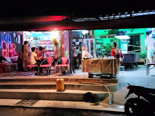 Mama barbar and restaurant - การบริการอาหารและที่พัก