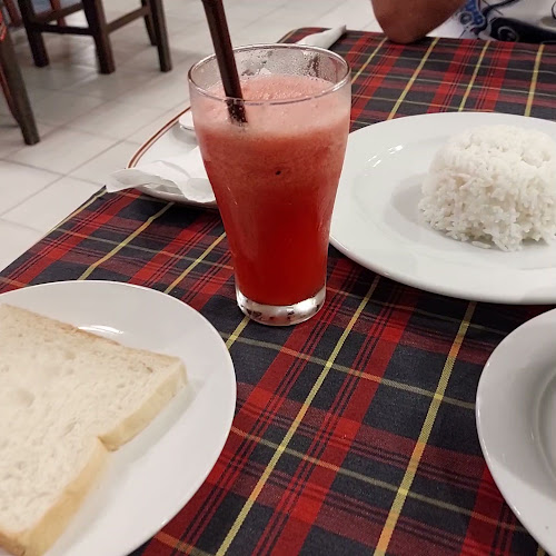 Opinii despre Blue Lagoon Thai & Seafood Restaurant în อำเภอถลาง - การบริการอาหารและที่พัก