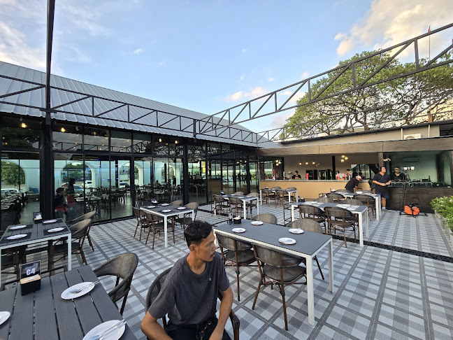 NINETY 9 Garden - การบริการอาหารและที่พัก