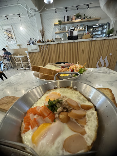 55 ถนน รัษฎา ตำบลตลาดใหญ่ เมือง ภูเก็ต 83000