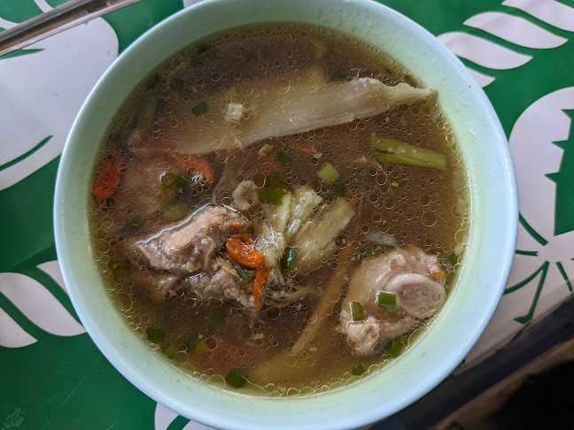 Opinii despre ร้านทองแก้ว ข้าวแกงเมืองลุง în อำเภอเมืองภูเก็ต - การบริการอาหารและที่พัก