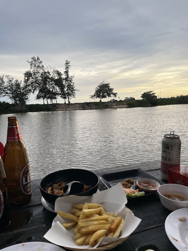 Leisure Café n Bar - การบริการอาหารและที่พัก