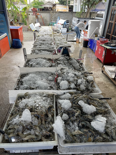 แอน ทะเลสด - การบริการอาหารและที่พัก