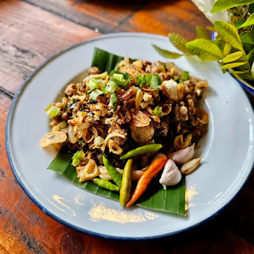 นิวแซ่บสุดซอย Chumphon - การบริการอาหารและที่พัก