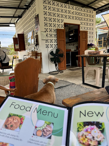 Opinii despre CAFH : Cafe at Home în อำเภอเมืองภูเก็ต - การบริการอาหารและที่พัก