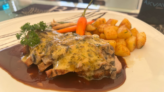 Akvavit Grill & Bar - การบริการอาหารและที่พัก