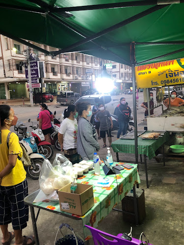 เมี่ยงปลาเผาเจ้นิจ แหลมฉบัง - การบริการอาหารและที่พัก