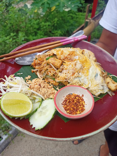 Mr. Dee Chilling Hill Bar