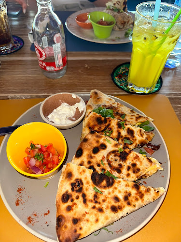 9, 1 ถนน ดีบุก ตำบลตลาดใหญ่ อำเภอเมืองภูเก็ต ภูเก็ต 83000