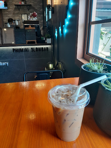 Phumjai Slowbar - การบริการอาหารและที่พัก