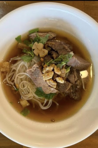 ก๋ง เส้น จันท์ Gong Sen Jan สาขาเมืองภูเก็ต - การบริการอาหารและที่พัก