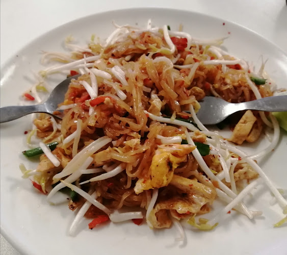 ผัดไทโบราณ - การบริการอาหารและที่พัก