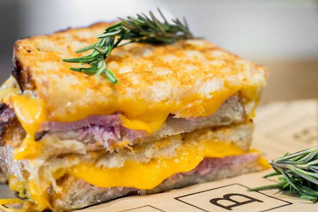 Opinii despre BARTELS Blue Tree - Sourdough Sandwiches & Juicery în อำเภอถลาง - การบริการอาหารและที่พัก