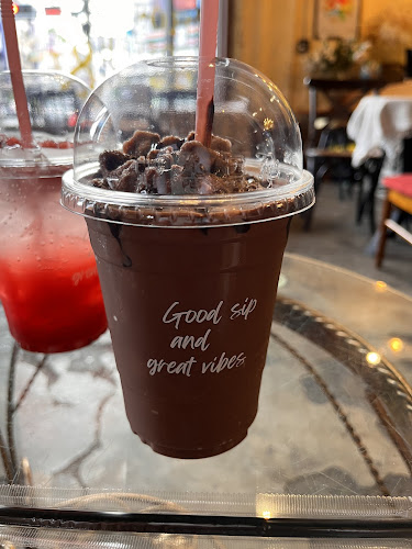 ไฟโฟ โอลด์ทาวน์ คาเฟ่ แอนด์ ฟลอรัล