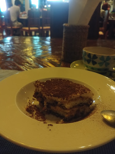 M&M's Pizzeria & Spaghetteria - การบริการอาหารและที่พัก