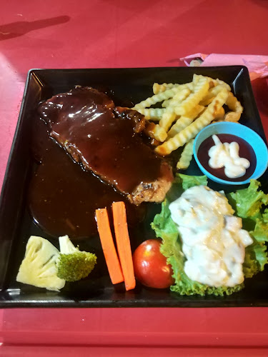 Lazio Cafe / ร้านสเต็กและเครื่องดื่มฮาลาล