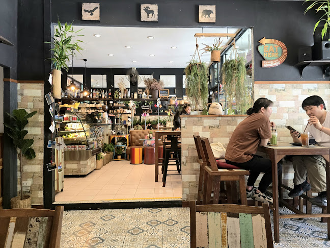 Jasmin's Café - การบริการอาหารและที่พัก