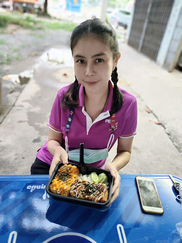 Camp Fries - การบริการอาหารและที่พัก