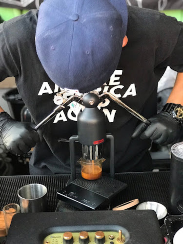 1 Energy Coffee สาขา 2 (มบ.ปากเกร็ดวิลเลจ) - การบริการอาหารและที่พัก