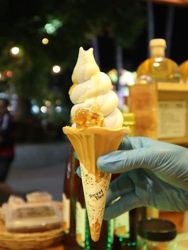 Comentarii opinii despre Sweetbeeice ไอศกรีมสวีทบี ตลาดต้นตาล