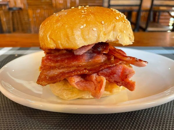 Comentarii opinii despre แฟnบอยส์ คาเฟ่ & เรสเตอรองท์