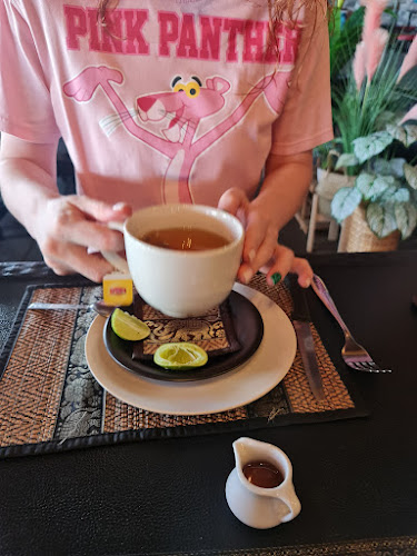 Opinii despre Jolly`s Hotel & Restaurant în อำเภอบางละมุง - การบริการอาหารและที่พัก