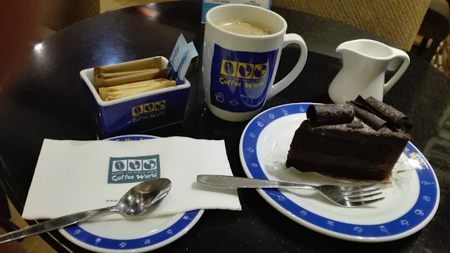 Opinii despre Coffee World - Central Pattaya Beach G.Fl. în อำเภอบางละมุง - การบริการอาหารและที่พัก