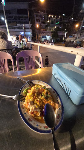 ข้าวมันไก่สุโขทัย ข้าง 7-11 ปากซอยพระตำหนัก 3 - อำเภอบางละมุง