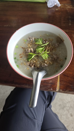 Ban Kluai - Left green foodstall - การบริการอาหารและที่พัก