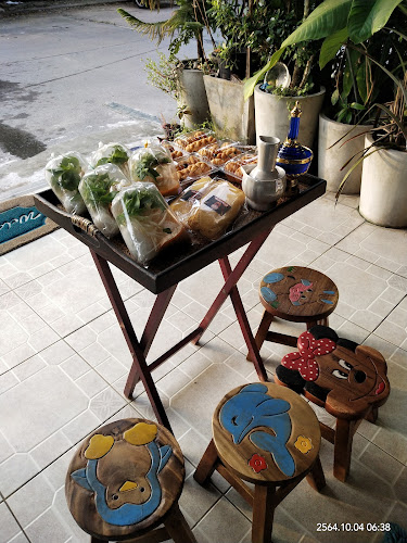 บูมไอศครีม(นาเกลือ พัทยา แหลมฉบัง นาจอมเทียน) - การบริการอาหารและที่พัก