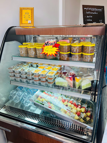 ฮ๊อป ชาเฟ่ สาขานาบอนฉลอง ภูเก็ต - การบริการอาหารและที่พัก